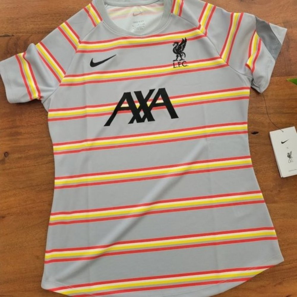 ⚽NWT Nike Liverpool soccer jersey!